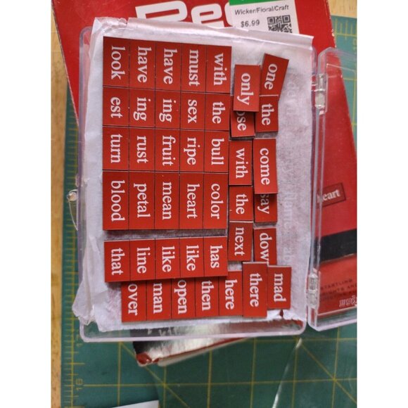 Magnetic Poetry Kit Red Hot Words 2007 Refrigerator Magnet Messages - Picture 6 of 10